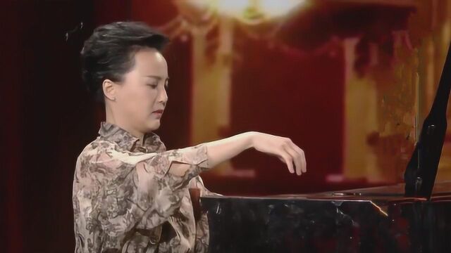 王宏伟的妻子杨姗姗钢琴演奏《杜郎圆舞曲》