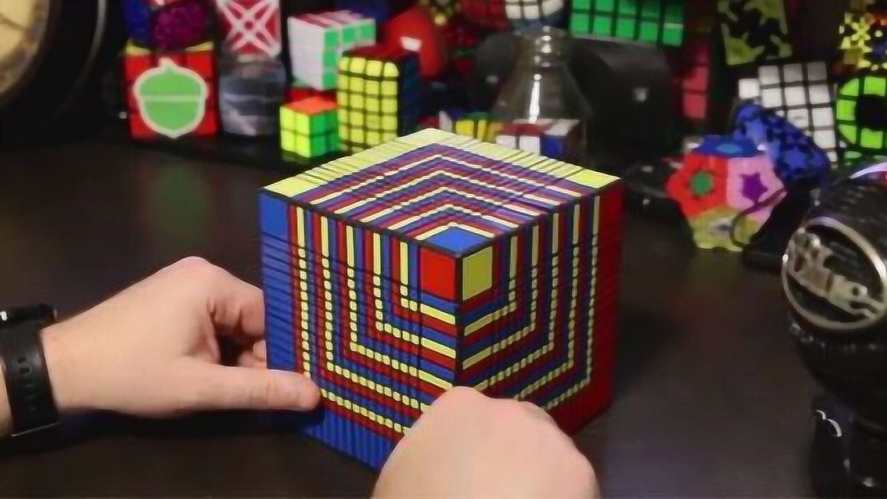 世界上最难的17阶魔方打乱之后大神花费七个半小时将它复原