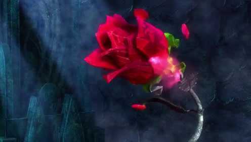 女孩发现一朵奇异的玫瑰，却不想自己最后却变成了它的花瓣