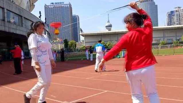 湖南长沙贺龙空竹队甘辉、袁军《空竹二人转》表演