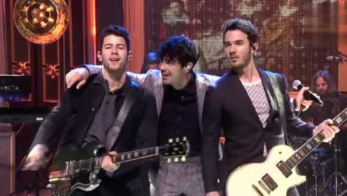 Jonas,Brothers最新英国现场表演《Sucker》