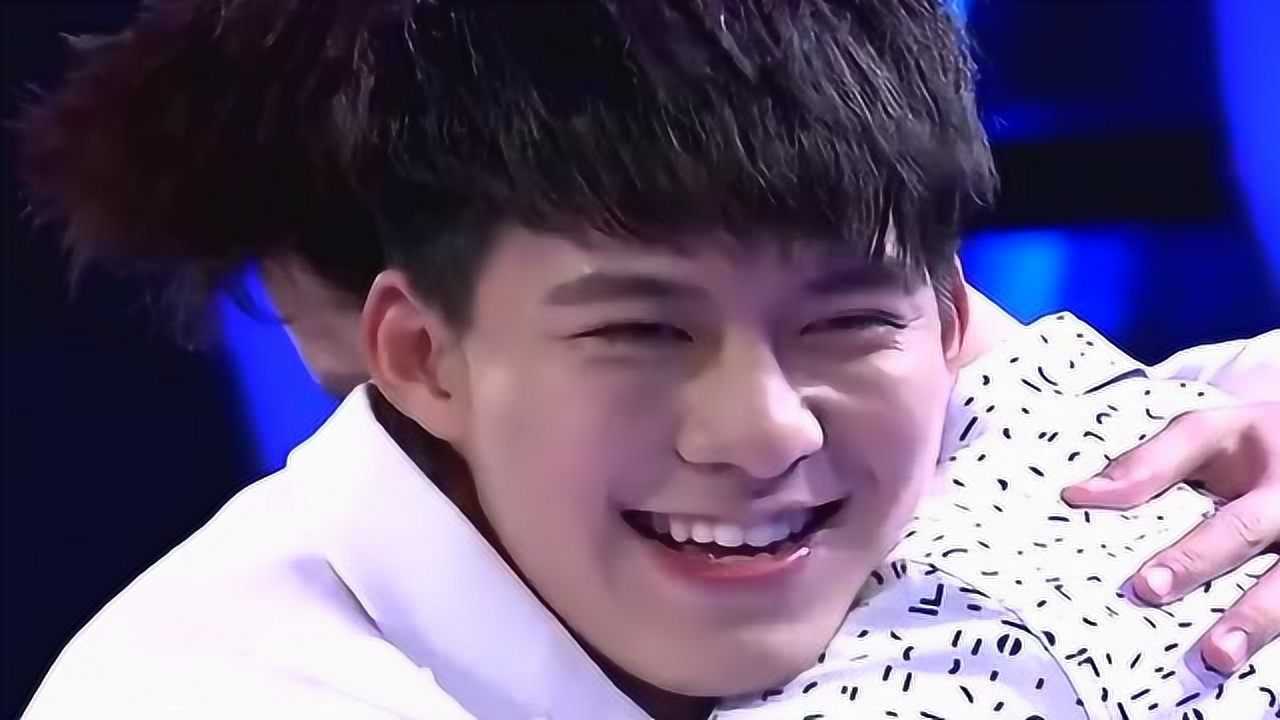 非常完美霍祁君现场换装接受表白掀开被子却发现是他好逗
