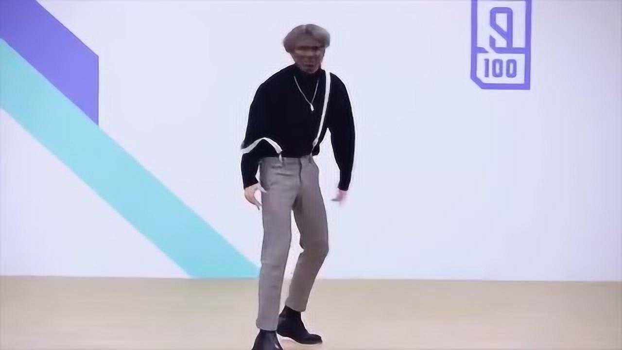 蔡徐坤+魔性表情包打篮球_高清
