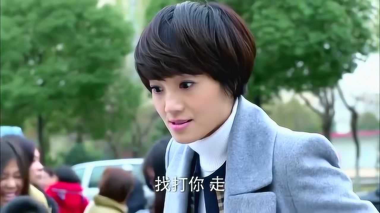 金牌律师朱丹工作没时间陪儿子去接儿子放学儿子高兴不已