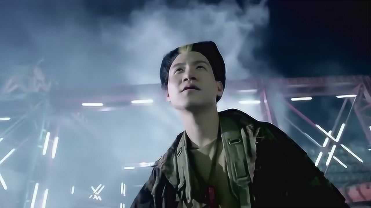 重温儿时经典超级学校霸王张学友的扫把头发型让人爆笑
