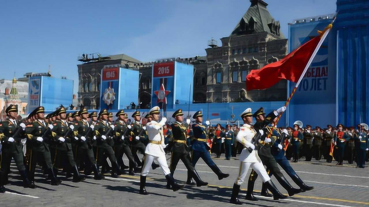 俄罗斯74周年阅兵,解放军方阵压轴出场,观众眼里只剩下中国!