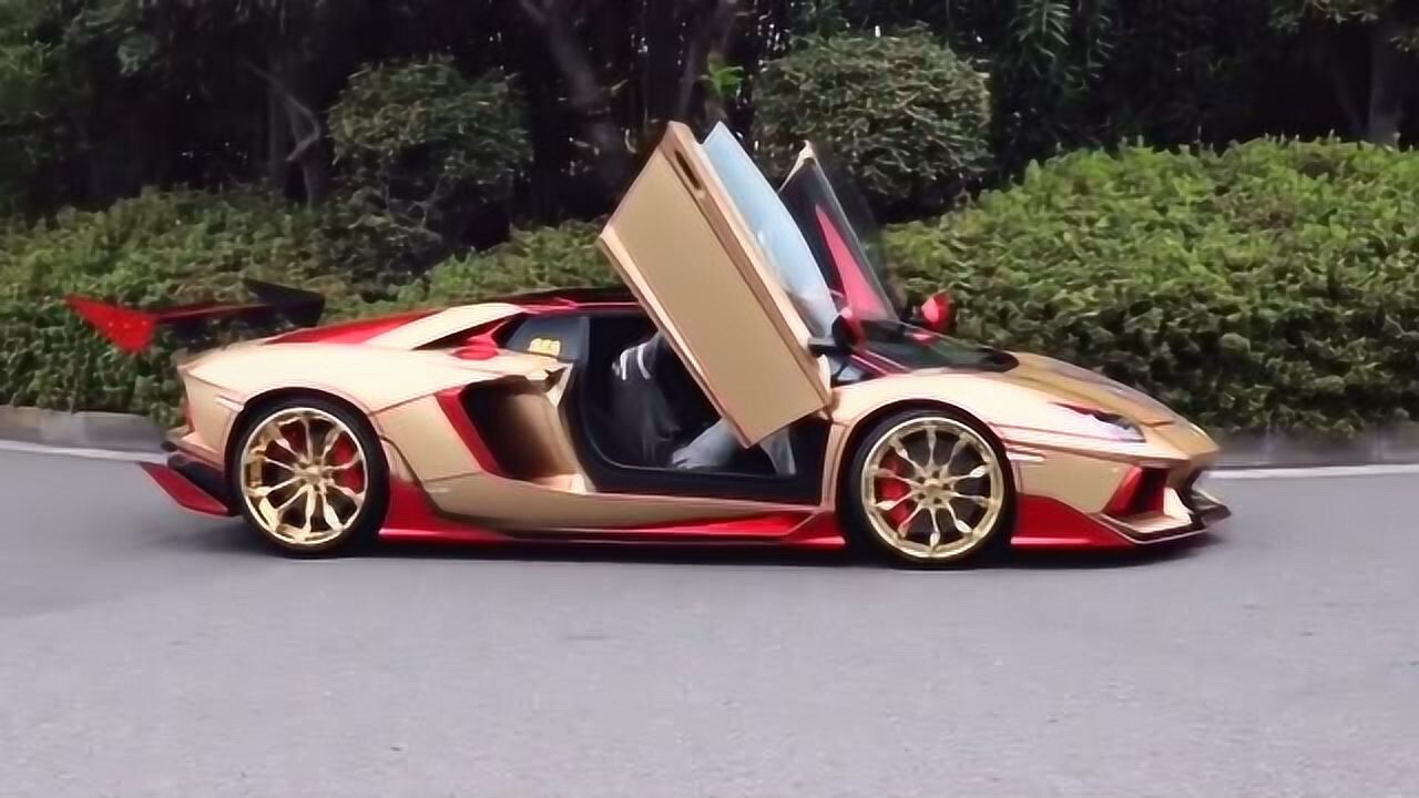 集团公子开着金色跑车炸街,这声浪,隔着两条街都能听见!