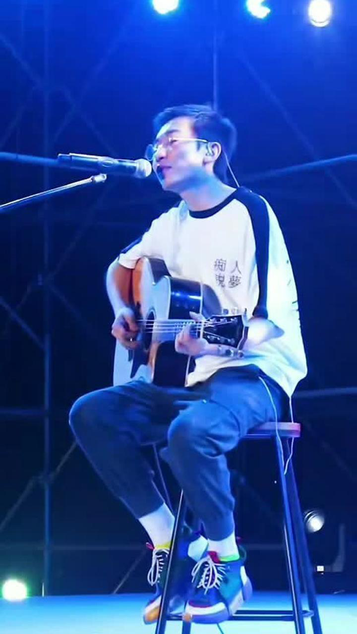 马雨阳《盗将行》来啤酒节现场