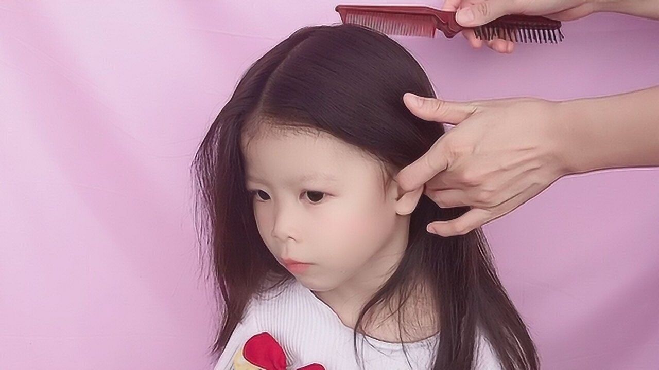 小女孩长发怎么扎好看？试试这样扎，简单又可爱_高清