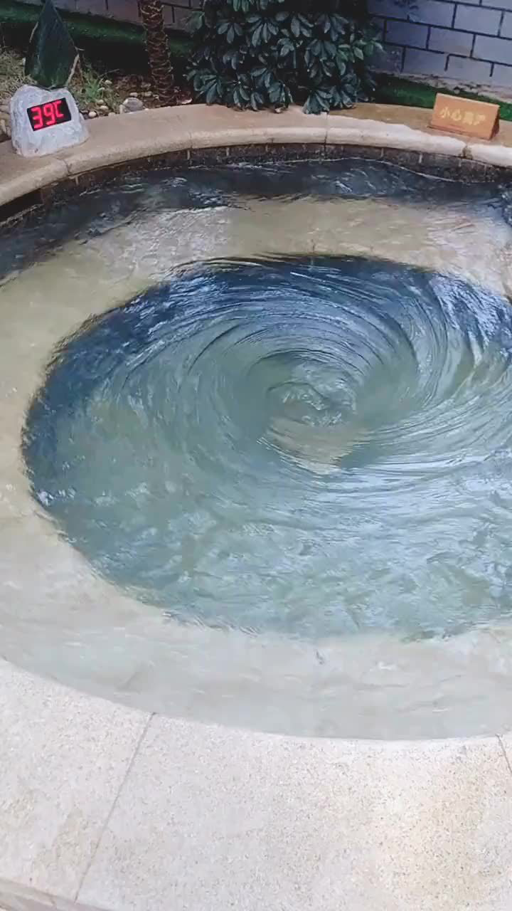 漩涡游泳池水温39度