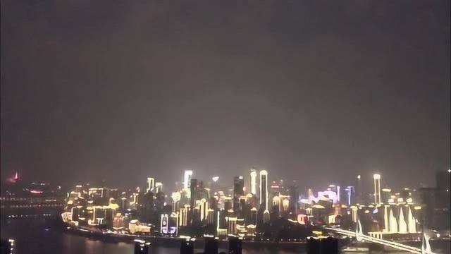 南山一棵树,俯瞰重庆朝天门渝中区繁华夜景