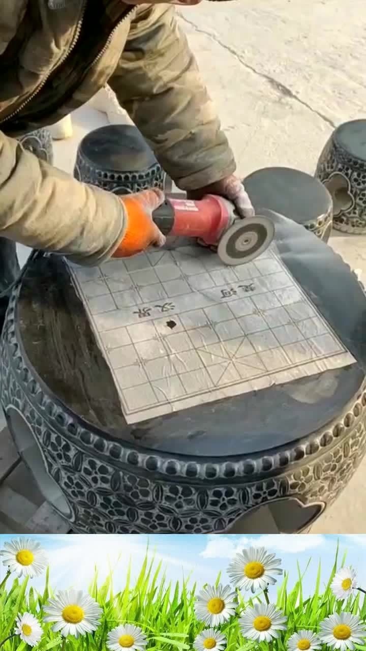 在石头上刻字,大叔手法一绝了