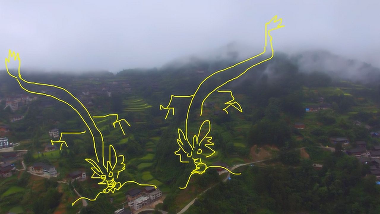 两条巨龙奔腾而下,龙形强劲有力,少见的风水宝地宝地