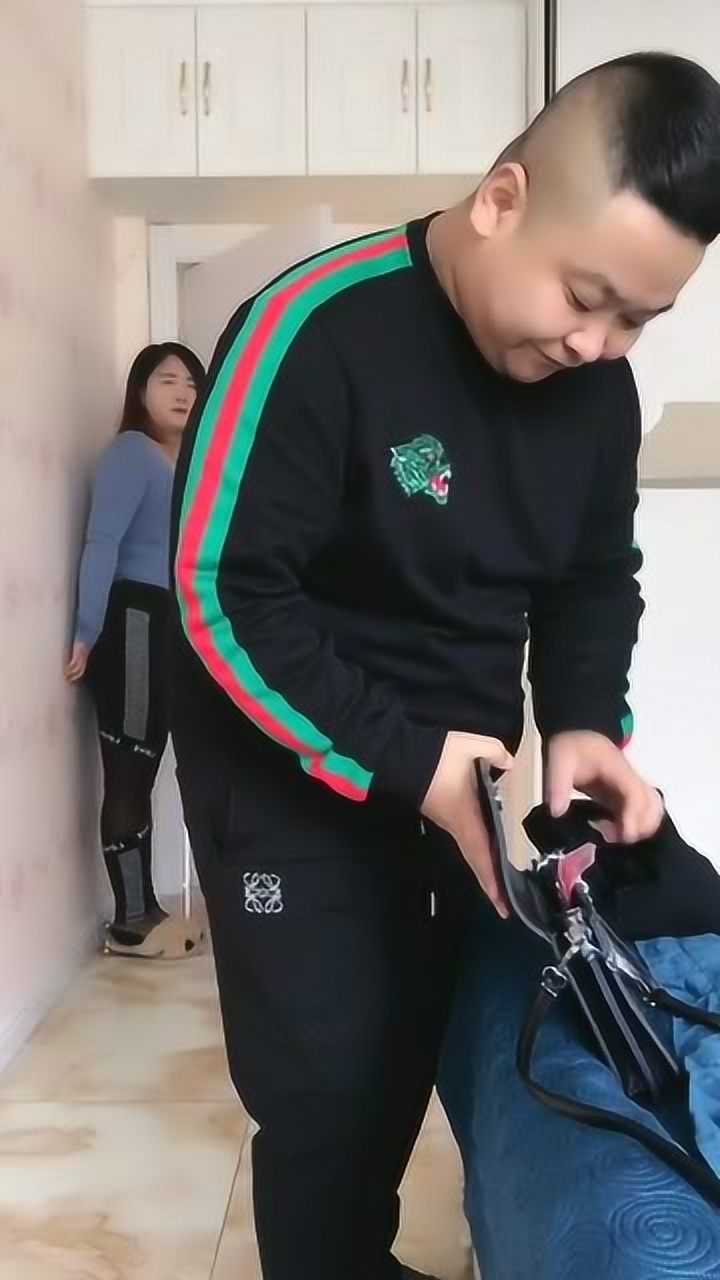 当一个人想做坏事的时候永远都以为家里没人但是家里恰恰是有人的