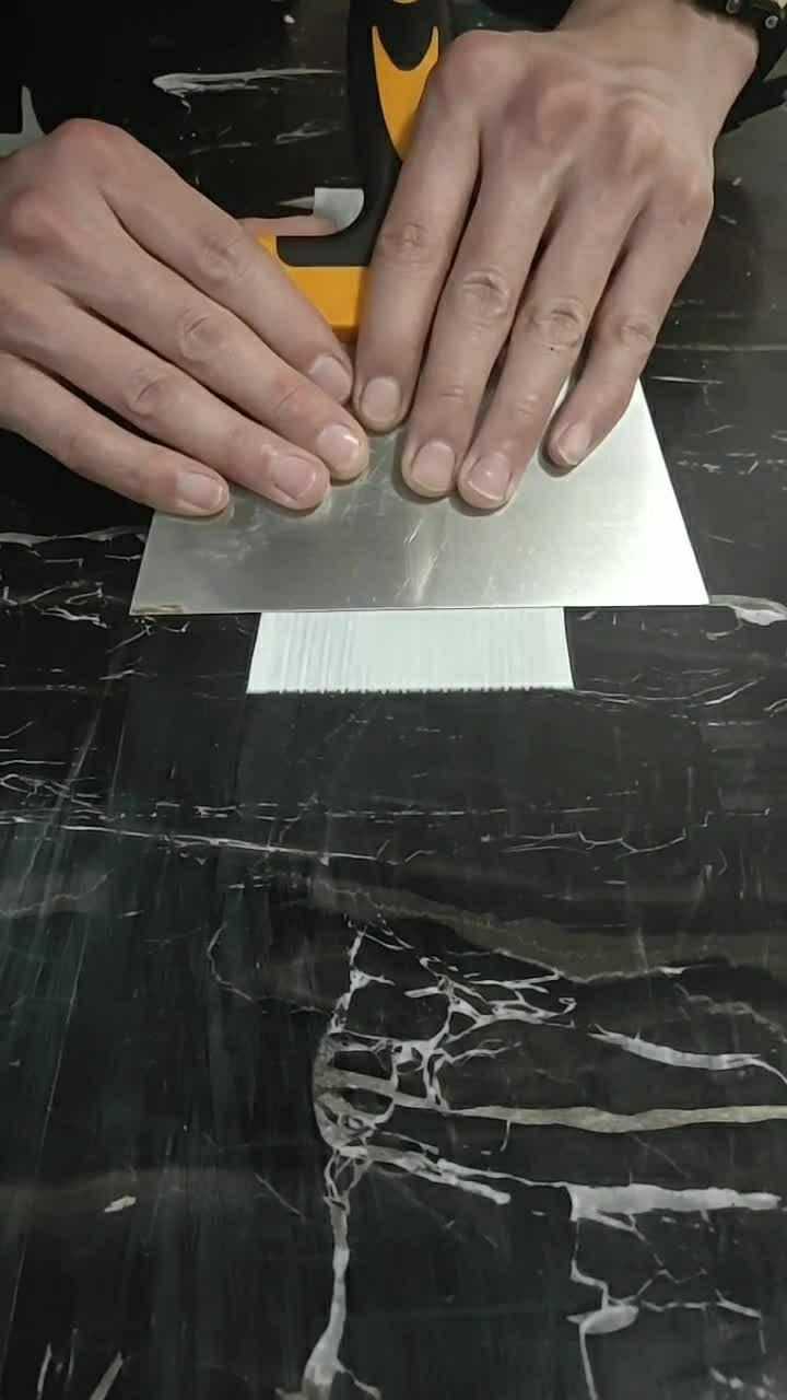 大家现在学会卷烟卷了吗,这个动作多么的熟悉