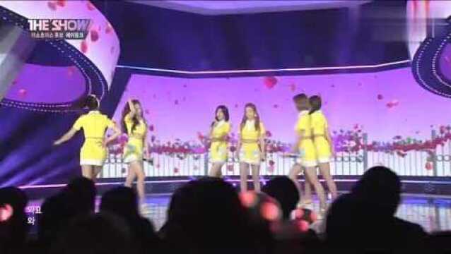 Apink 小姐姐穿上黄色套装热舞,性感迷人