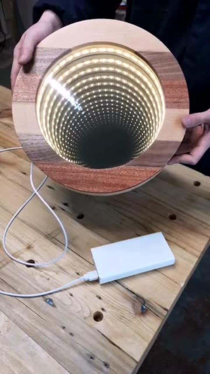 小伙自制无限深渊镜子灯享受木头的华丽变身惊艳了