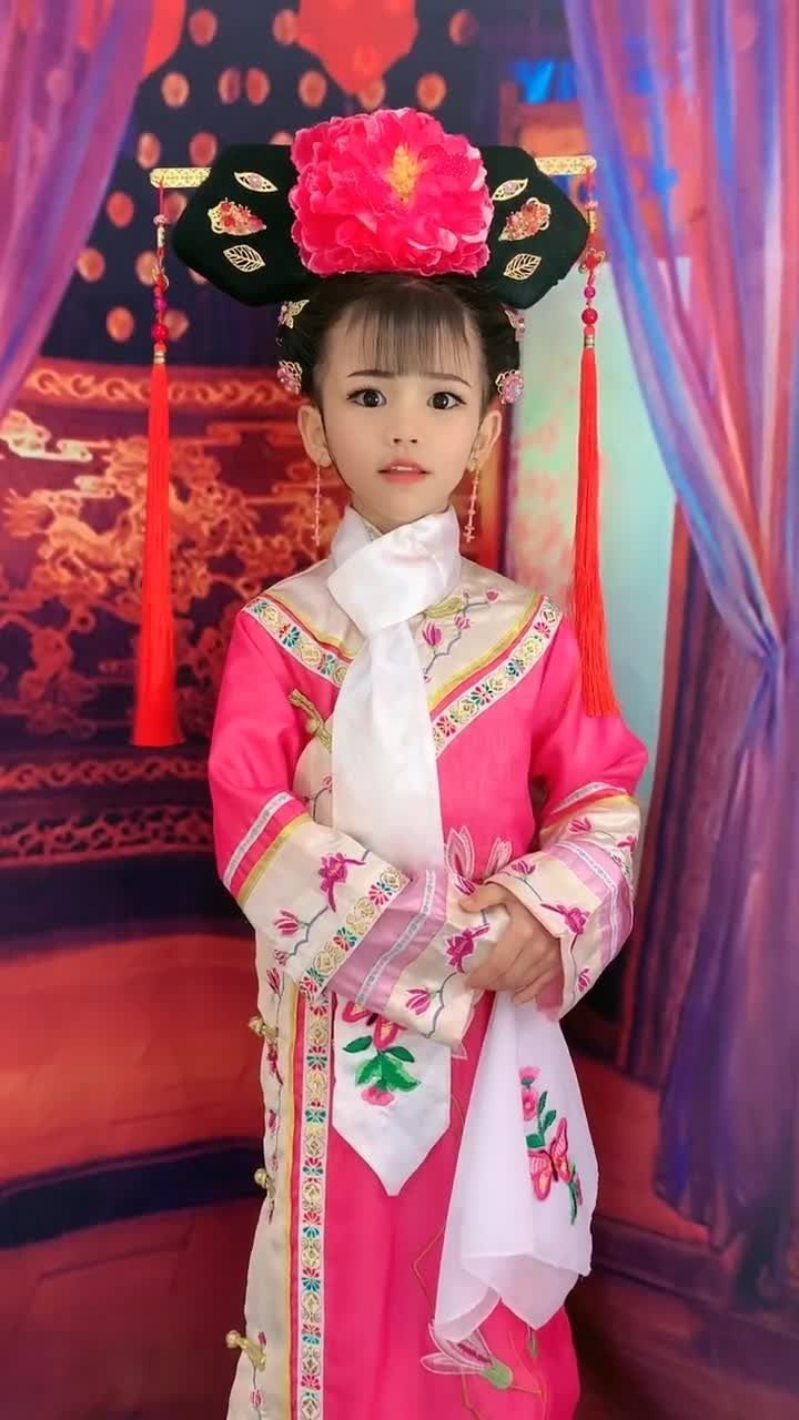 小格格笑起来真好看