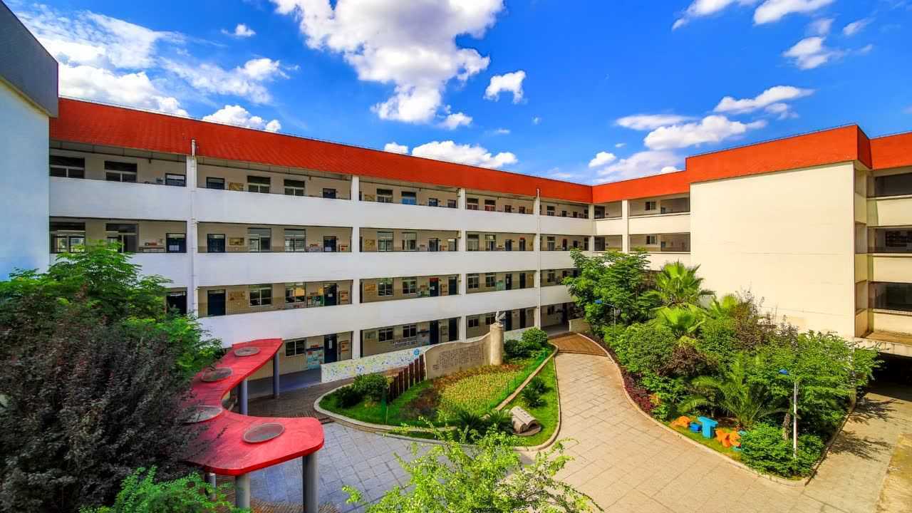 砂子塘新世界小学第八周线上升旗仪式