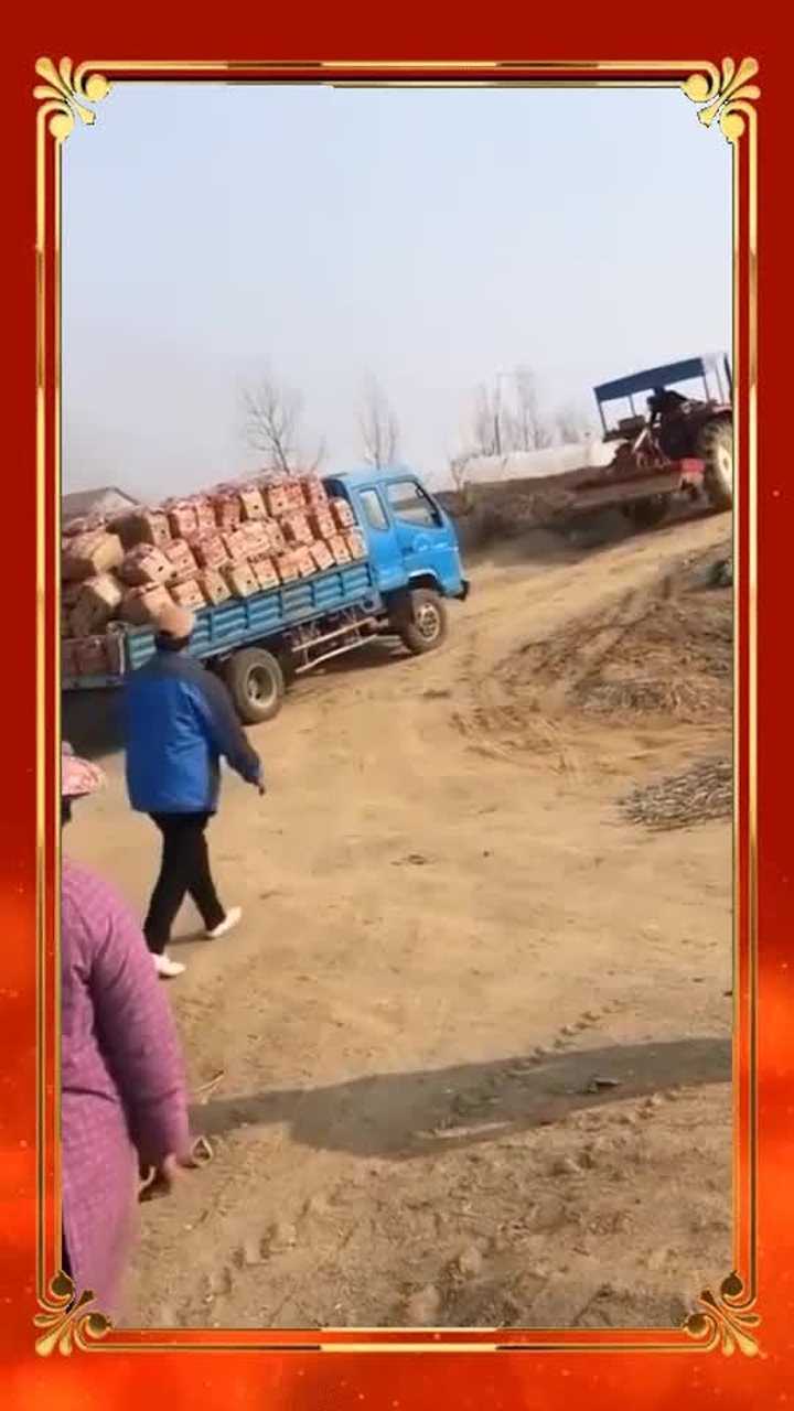 太危险了小马拉大车幸亏坡不陡啊