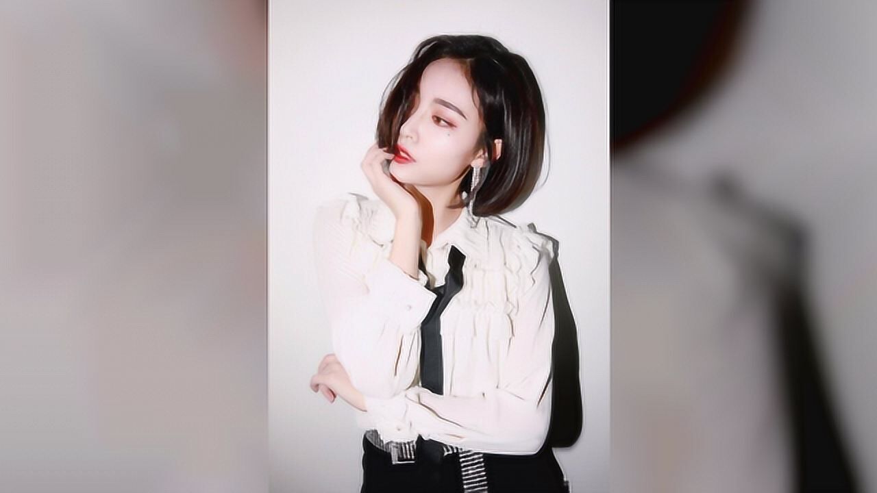 许佳琪才是真正的可甜可盐,短发配白衬衫加工装裤,又酷又美