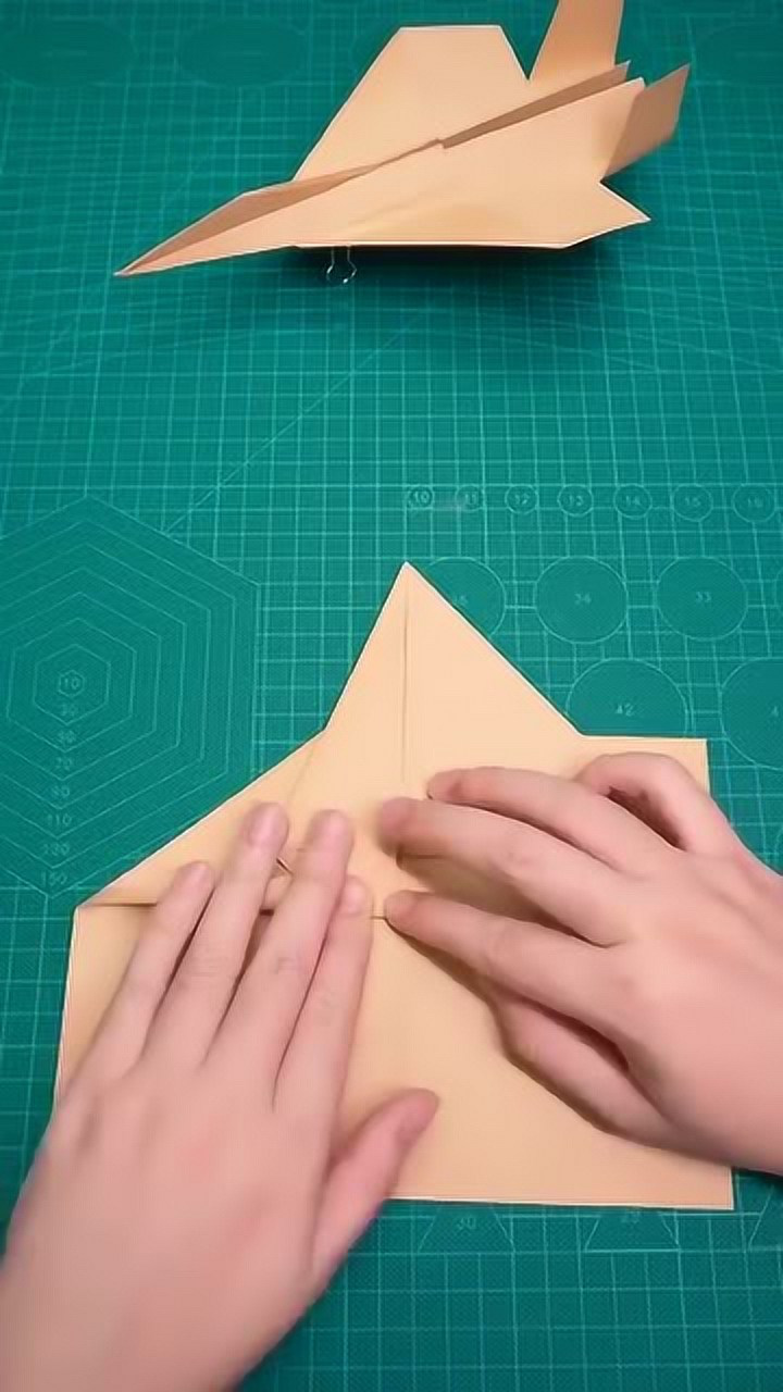 御风者纸飞机飞得又快又稳家有热爱纸飞机的孩子记得收藏这个折纸教程