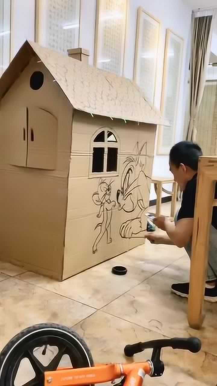 用纸箱给宝宝做个房子高兴极了纸箱房子温馨小房子