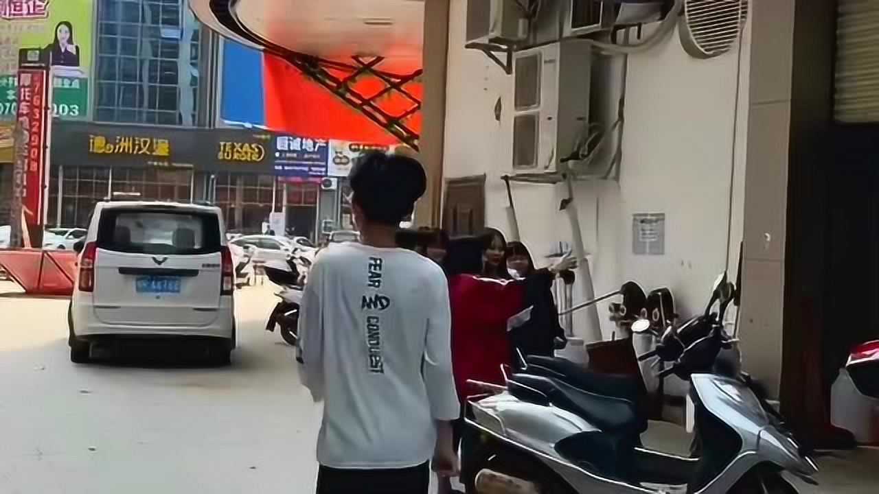 当精神小伙遇到精神小妹居然会有这样的化学反应实在是太有趣了