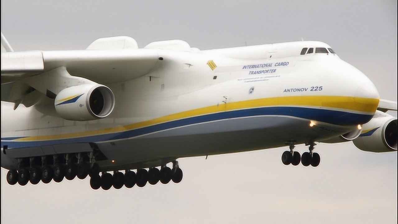 世界最大运输机安225来华执行商业飞行,运送大量医疗物资前往波兰