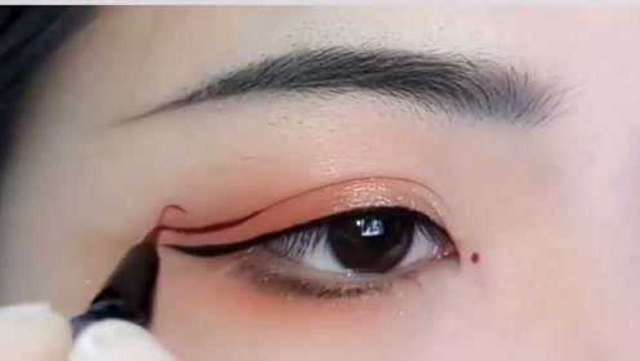 汉服的额间花钿画法,这个火焰的形状也太美了吧