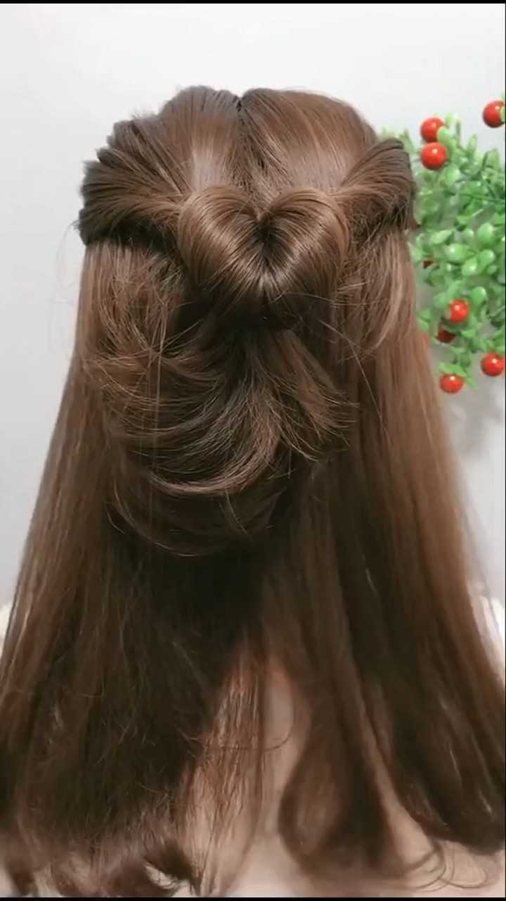 最近流行的草莓发型你学会了吗