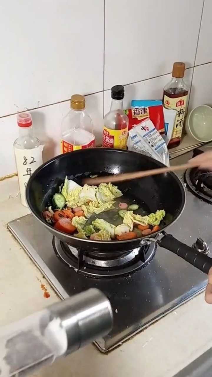 每次炒菜手一哆嗦盐就放多了隔壁老李头送给我这个双面调料罐