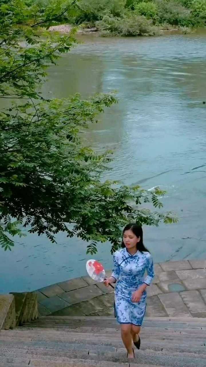 流水潺潺心靜如水的日子再也沒有了落花流水皆無情