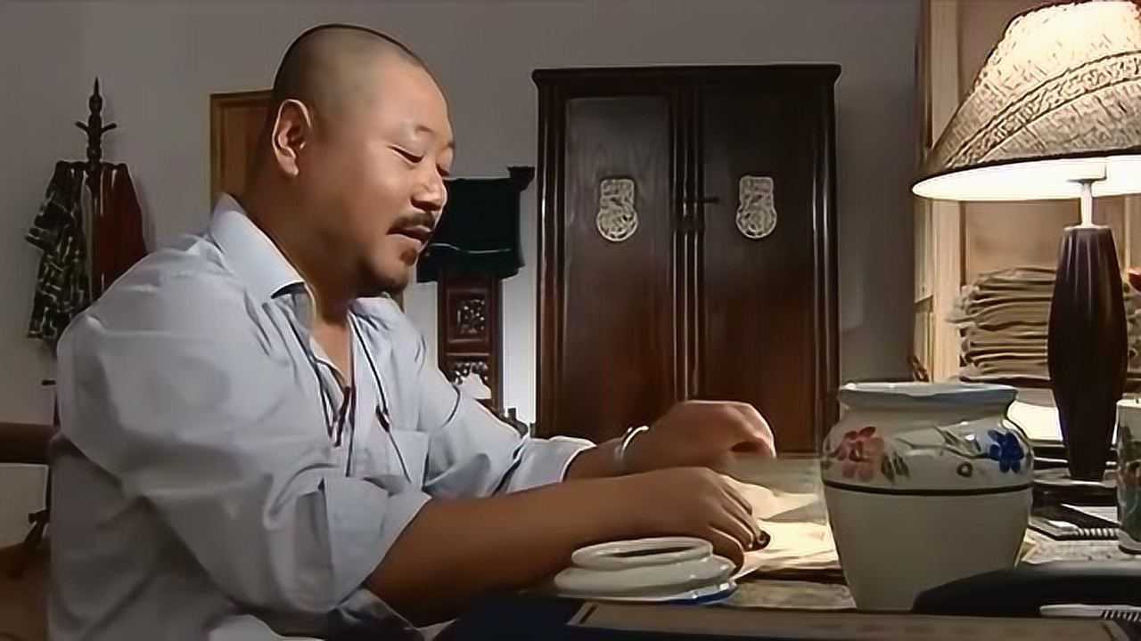 药匣子准备旷工去市里,大辣椒怕他被开除!