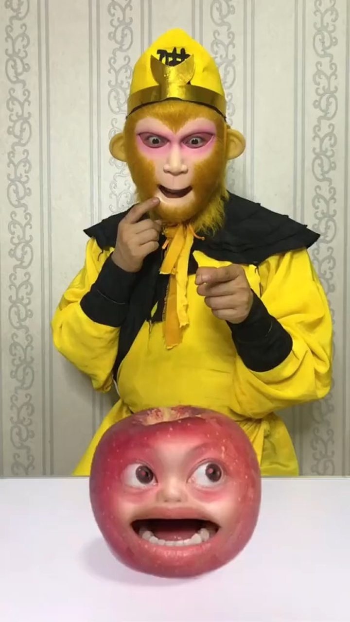 天津猴哥:猴哥吃苹果