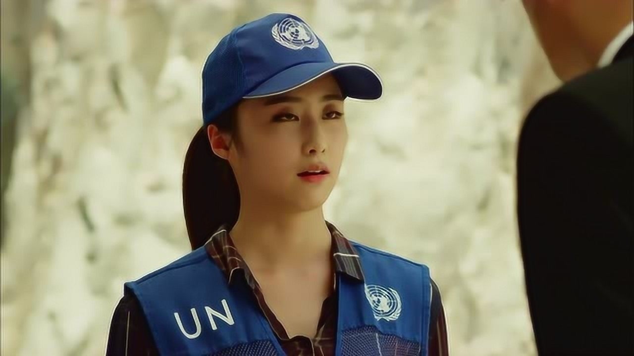 利刃出击:凯瑟琳简直是整部剧的颜值担当,不料这个配音属实尴尬到极致