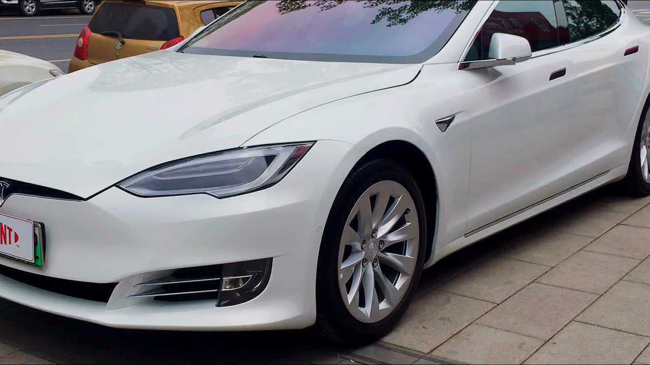 特斯拉施工杜邦漆面保护膜