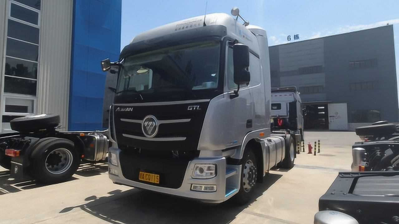 电商快递专用,福田欧曼gtl 4x2牵引车配zf amt,性价比超高