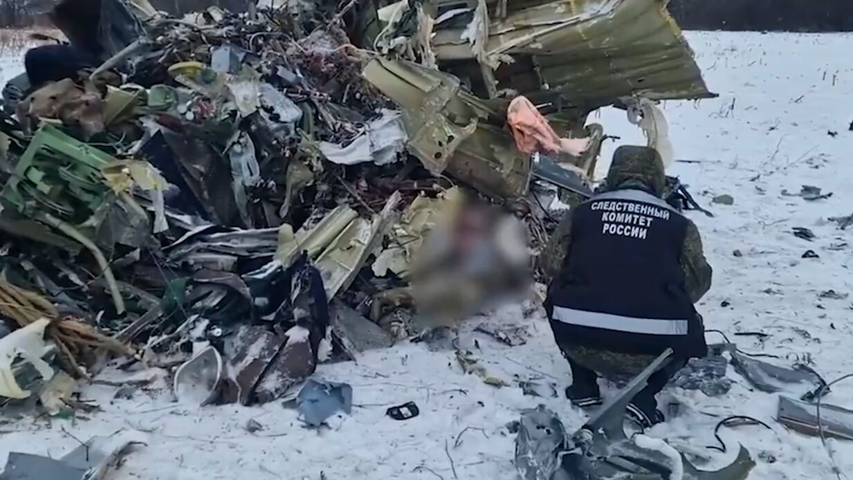 俄方公布载多名战俘军机坠毁初步调查结果遭到乌方导弹袭击