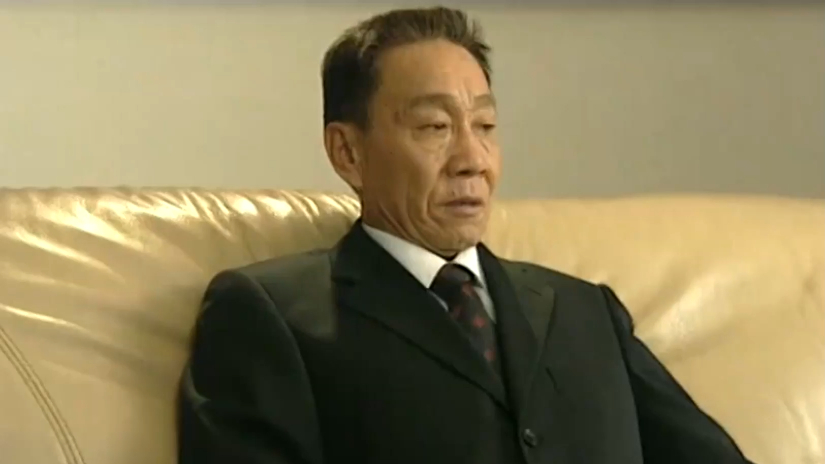 龙年:万汉山贪污被抓,其他官员瑟瑟发抖,这牵扯的人太多