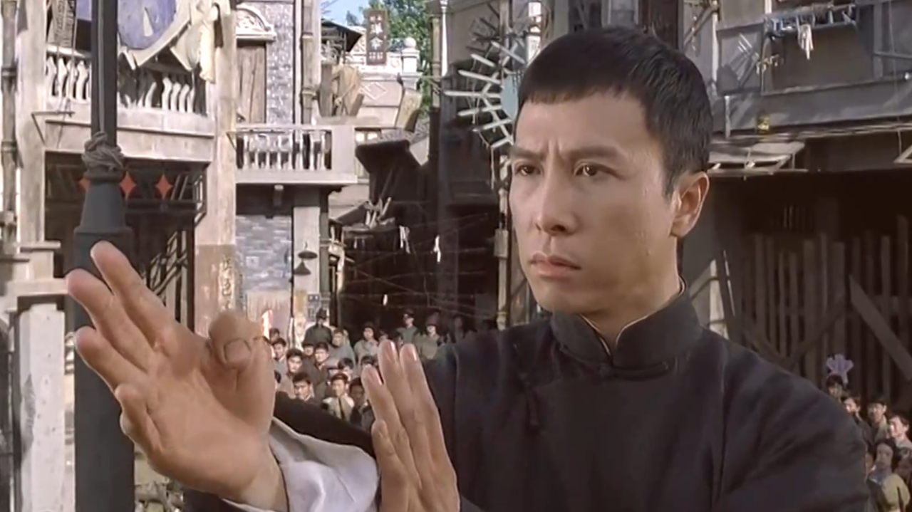 叶问与三浦的终极对决,震慑中国人,最终以打木人桩的方式结束