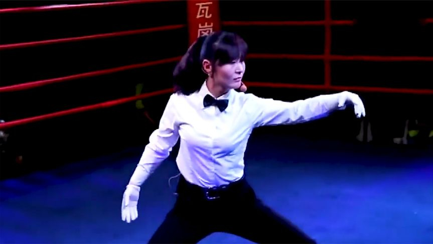 拳手为什么不敢惹裁判?当武林风女裁判现场打了套拳,看完还敢吗?
