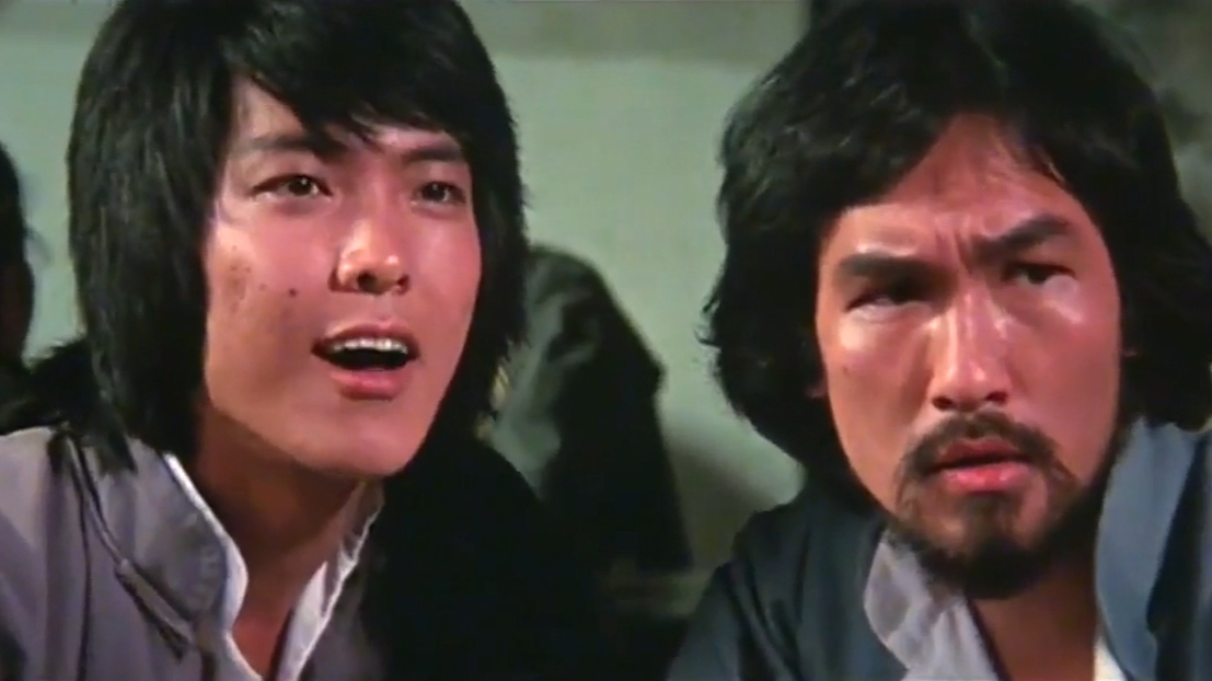 元彪和梁家仁睁眼说瞎话,明明是通缉令三个字,却说是师傅的名字