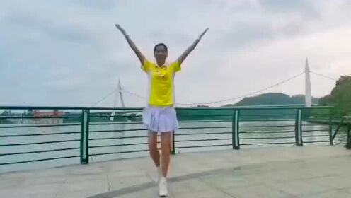 703 韦夏琼 广西柳州市城中区神鹤起飞健身操（舞）总站 《第六套第六节曳步运动》