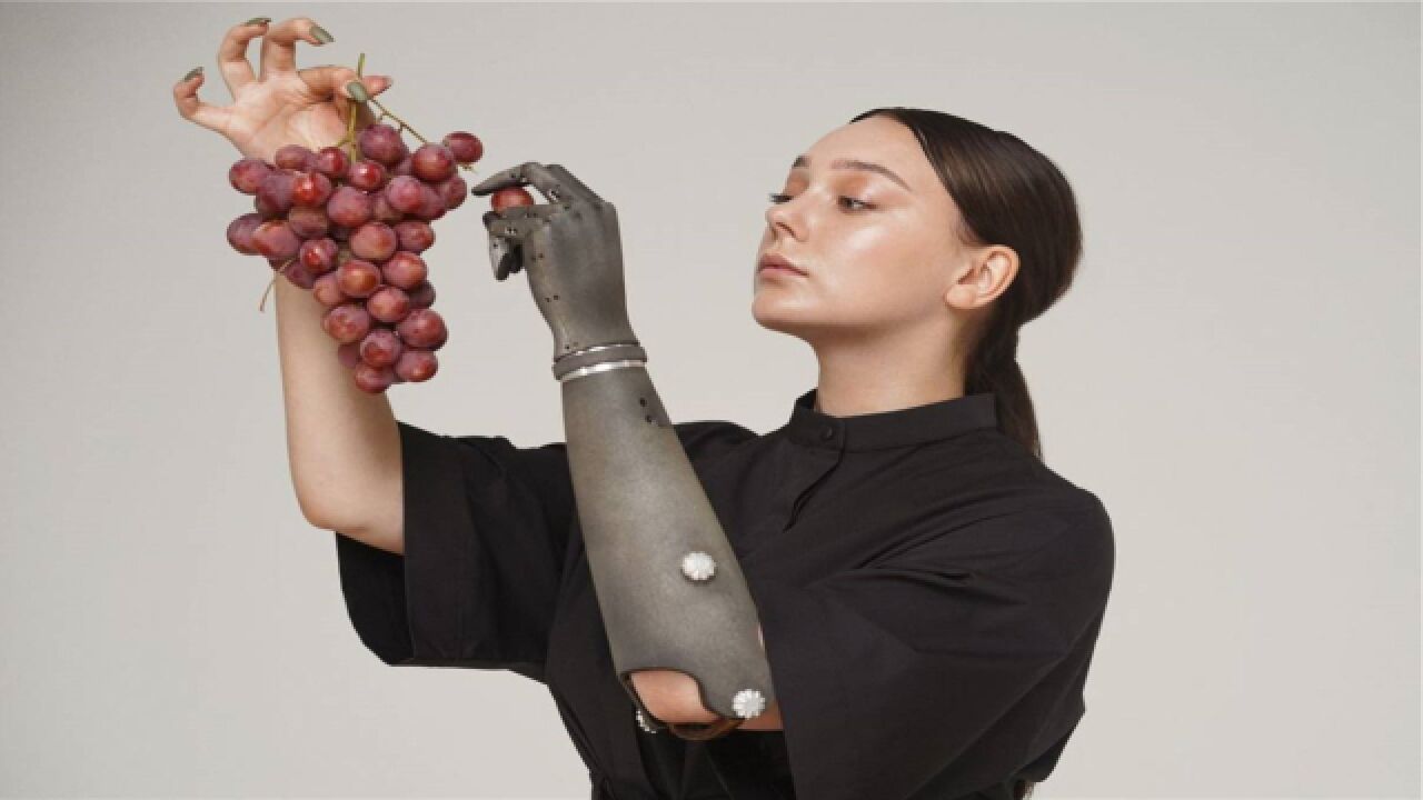 国外发明人工智能假肢,仅用意念就能操控,和原手一样灵活