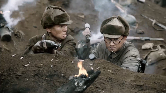 跨过鸭绿江:秀才兵第一次打仗,拉手雷不知扔,一旁战士吓得结巴