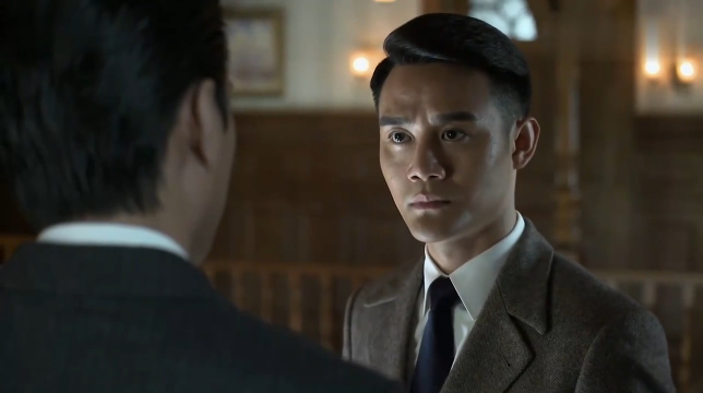 伪装者:阿香和明台打牌耍赖,明镜却把明台赢的钱全部都给阿香