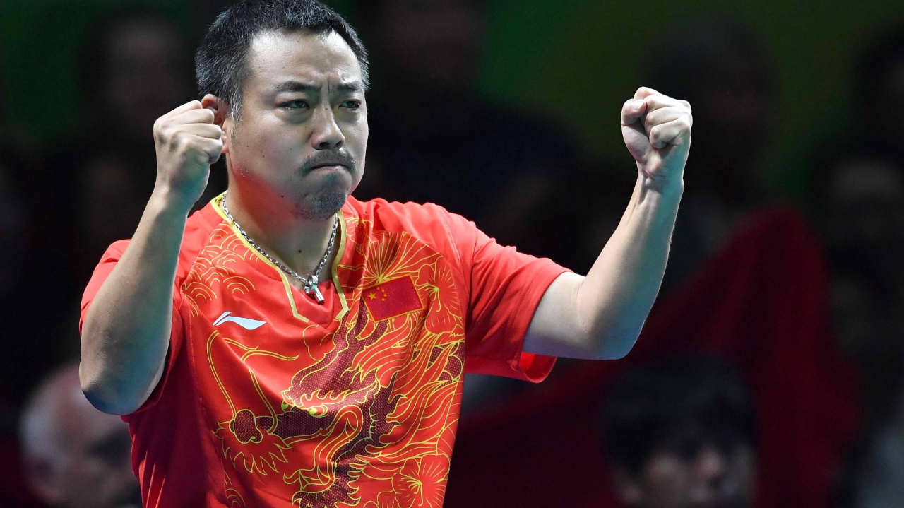 名场面|刘国梁有多厉害?16岁打败世界一哥,对手连他的发球都接不住!