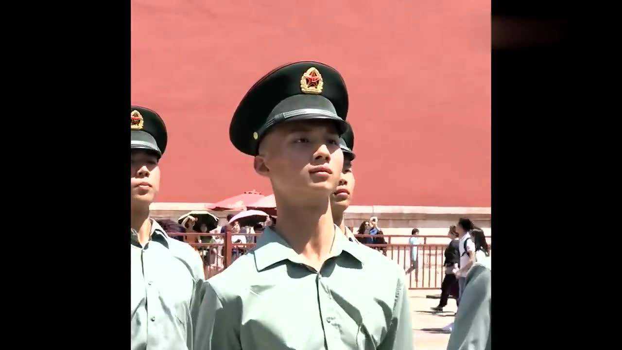 九年没回家过春节的擎旗手张自轩亲自带队简直太帅了