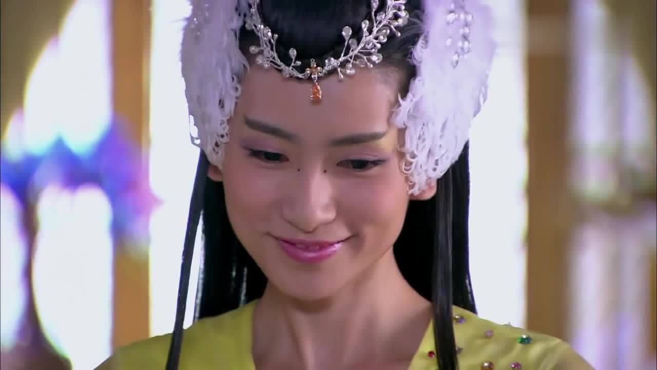 王俊偶遇灵灵二,二人一起去看望九妹,顺便一起聊聊天